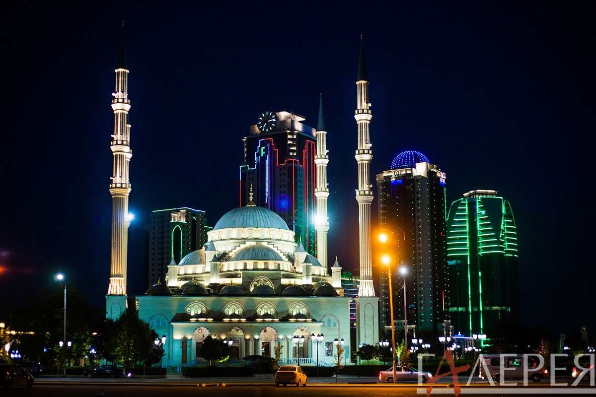 Восток, Ночной город, мечеть, мегаполис